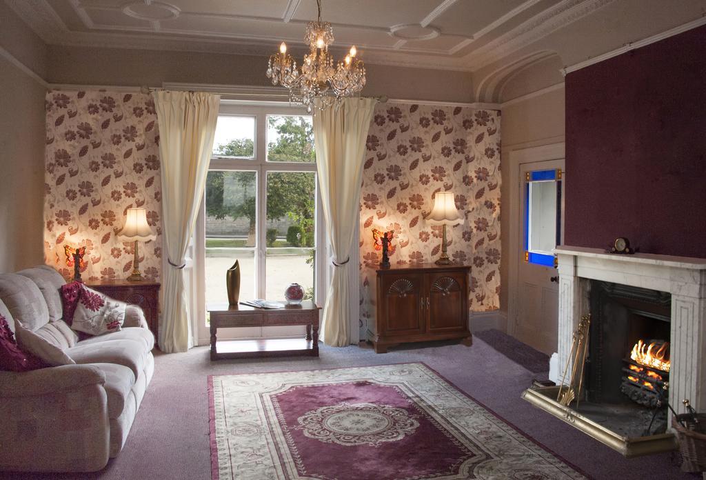 Hilbury Court Hotel Trowbridge Eksteriør bilde