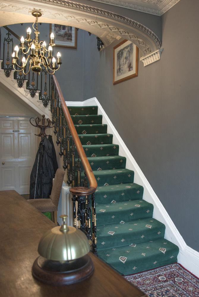 Hilbury Court Hotel Trowbridge Eksteriør bilde