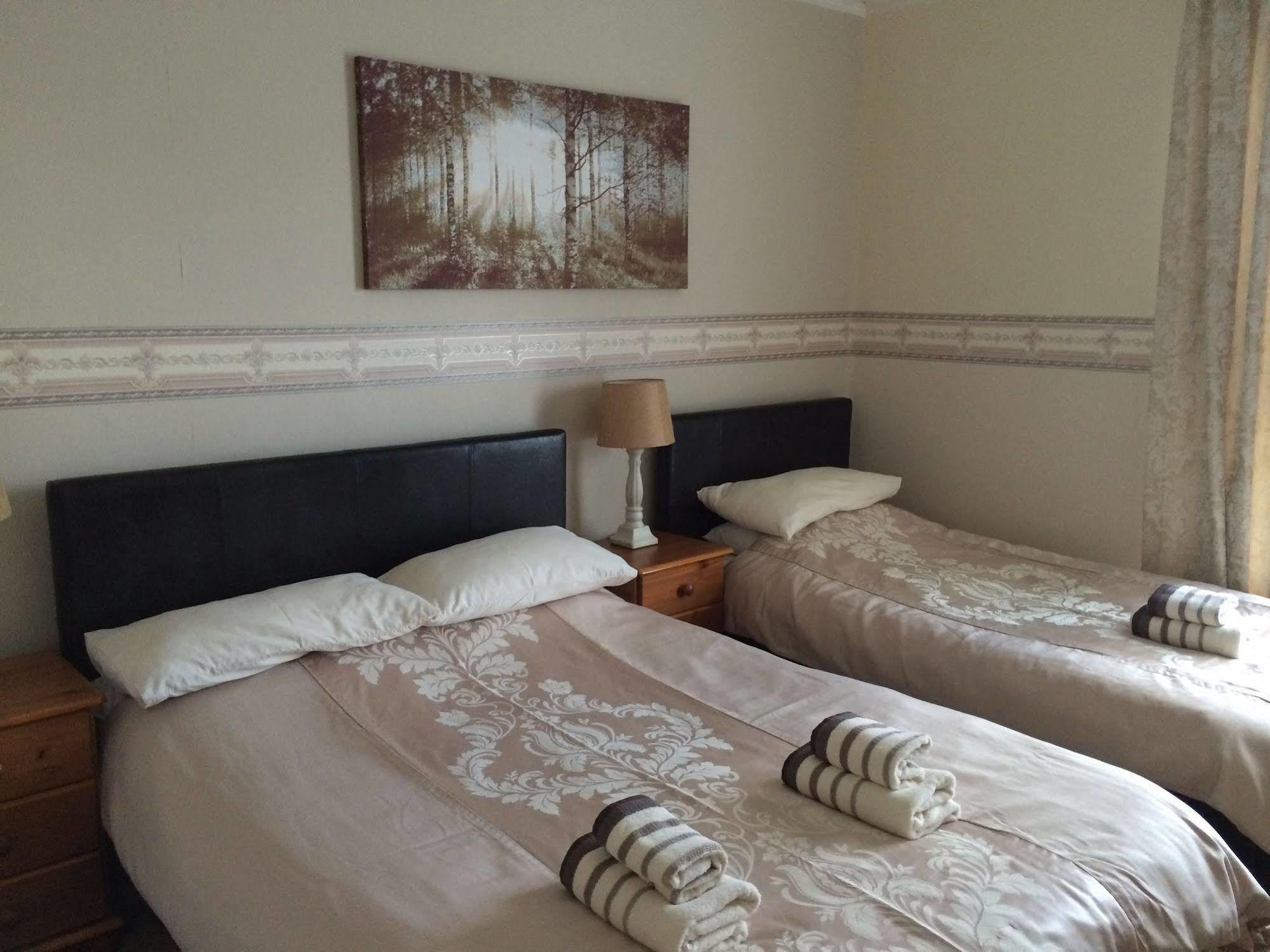 Hilbury Court Hotel Trowbridge Eksteriør bilde
