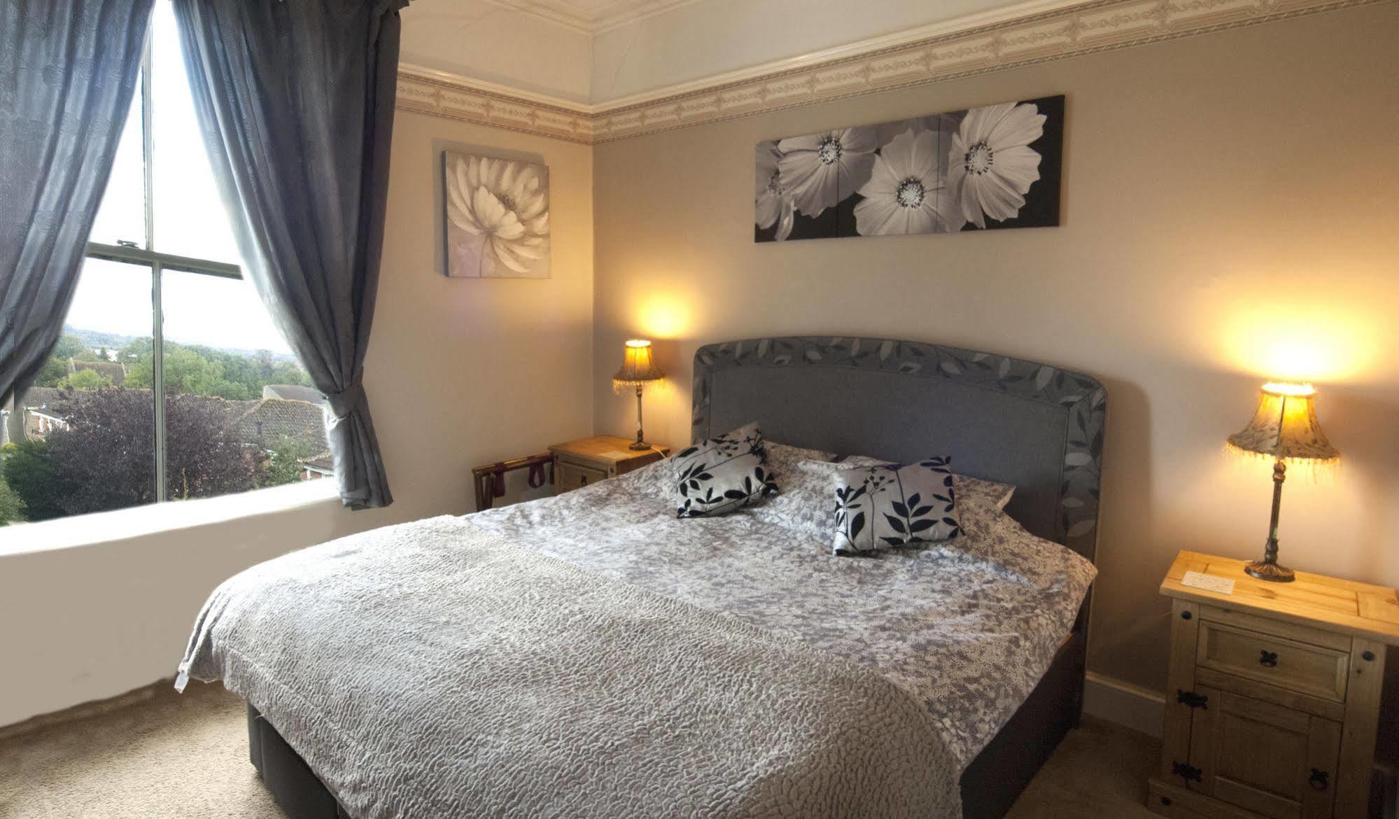 Hilbury Court Hotel Trowbridge Eksteriør bilde