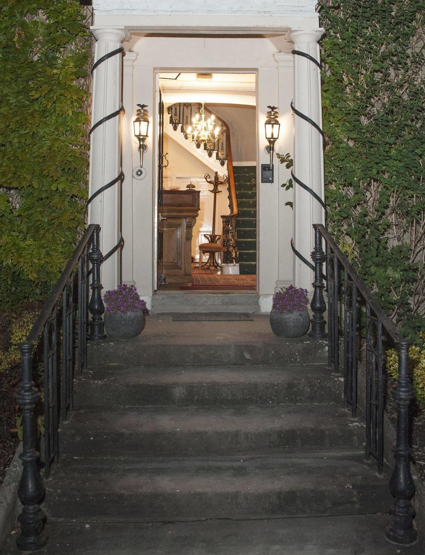 Hilbury Court Hotel Trowbridge Eksteriør bilde