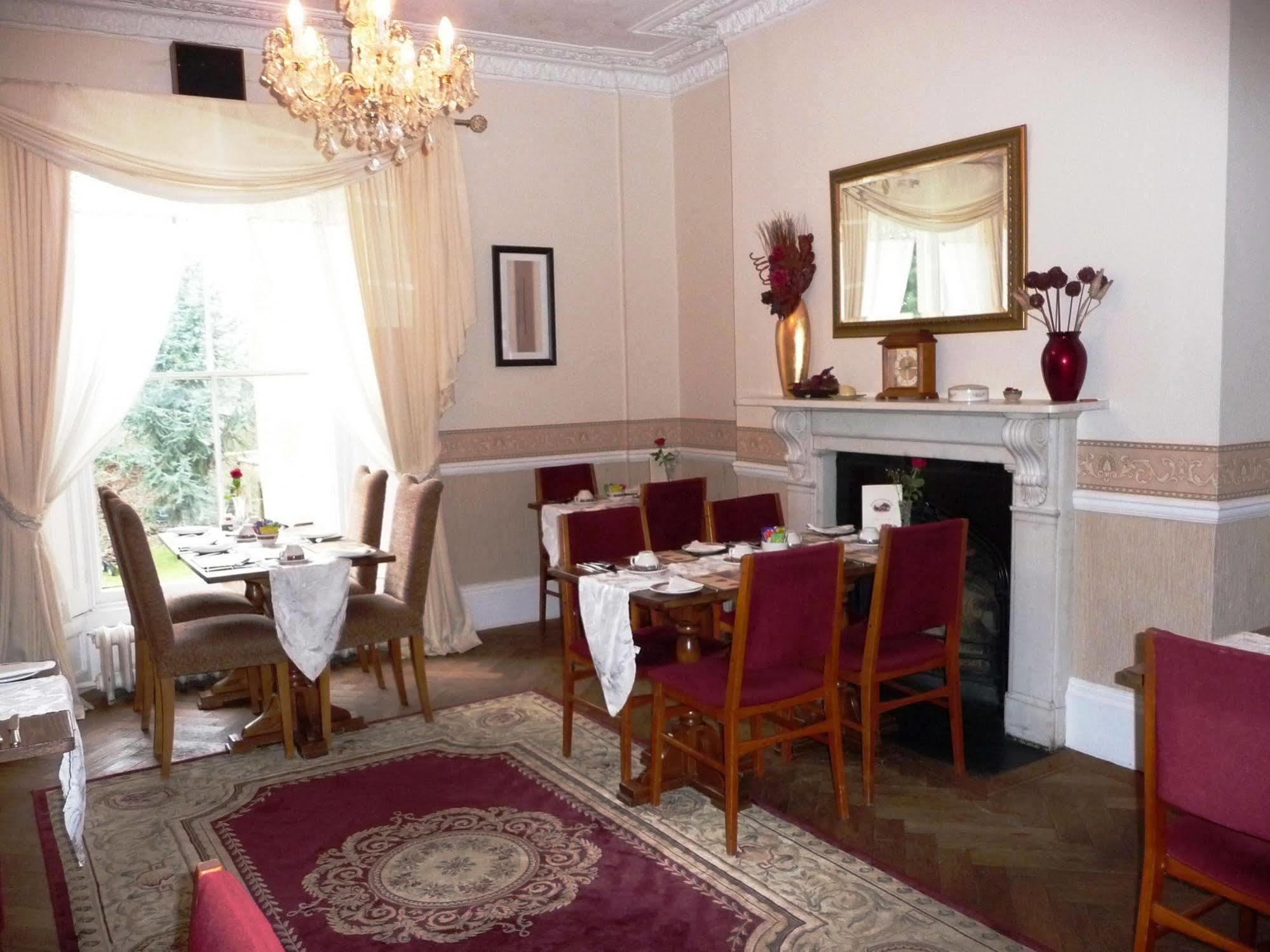 Hilbury Court Hotel Trowbridge Eksteriør bilde